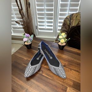 ROTHY’S The Point Pointed Flats Black White Python Size 9
